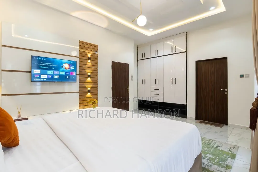 Furnished 4bdrm Duplex in Secured, Chevron for rent