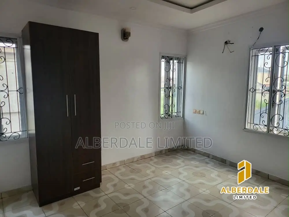 2bdrm Block of Flats in Osapa london for rent