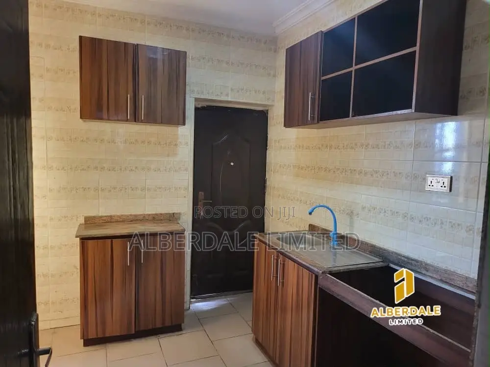 2bdrm Block of Flats in Osapa london for rent