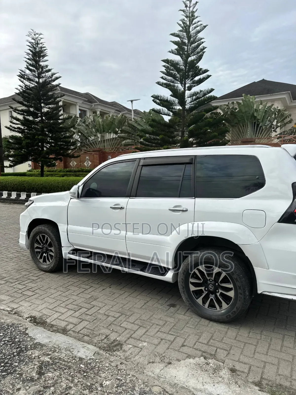 Toyota Land Cruiser Prado 2015 White
