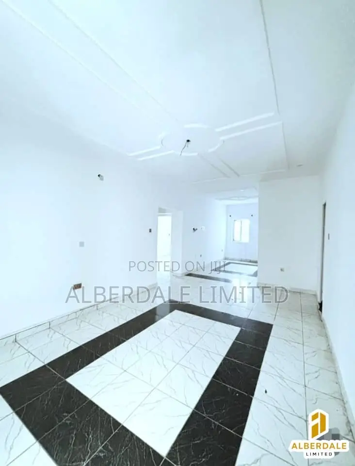 2bdrm Block of Flats in Osapa london for rent