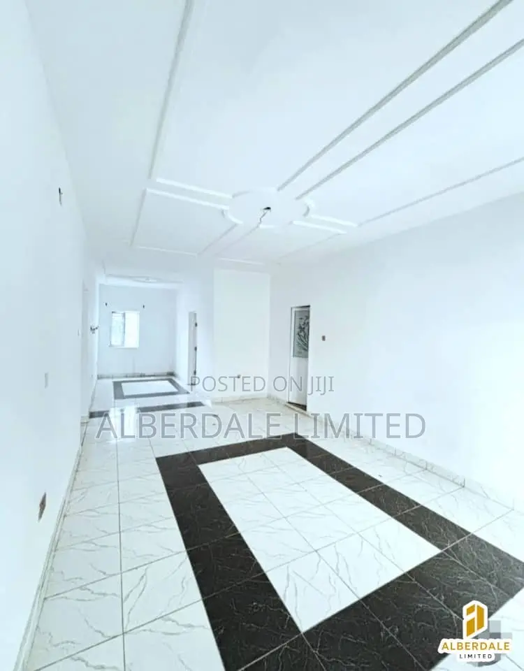 2bdrm Block of Flats in Osapa london for rent