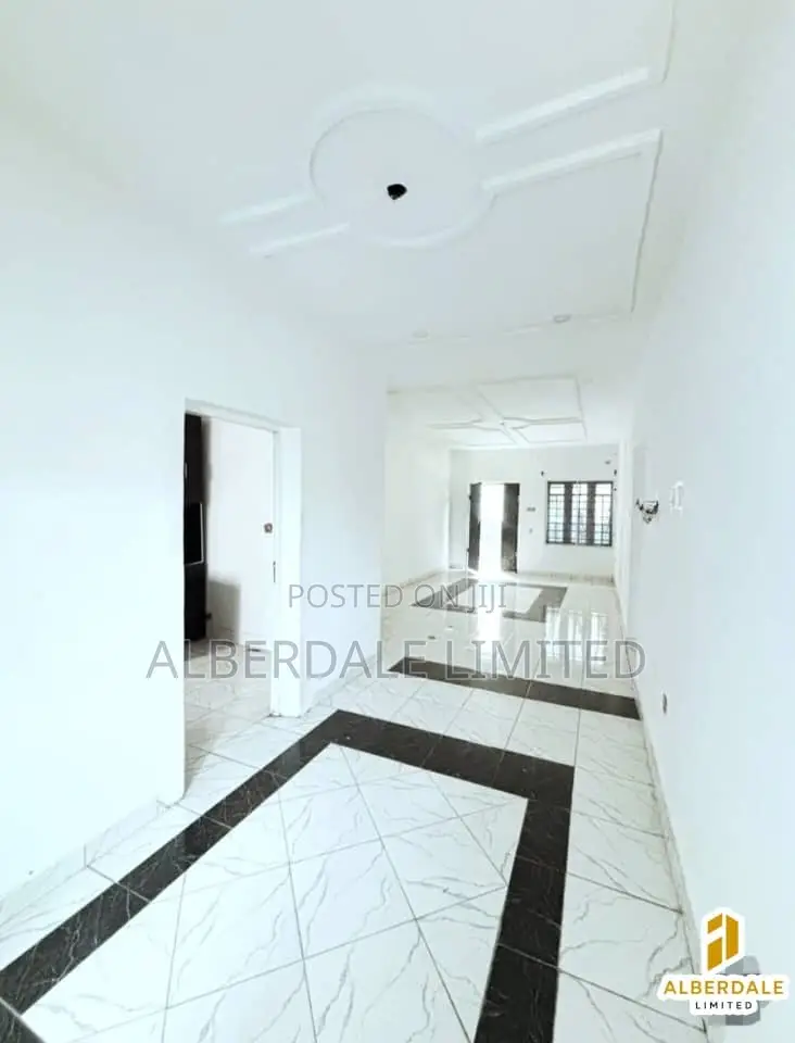 2bdrm Block of Flats in Osapa london for rent