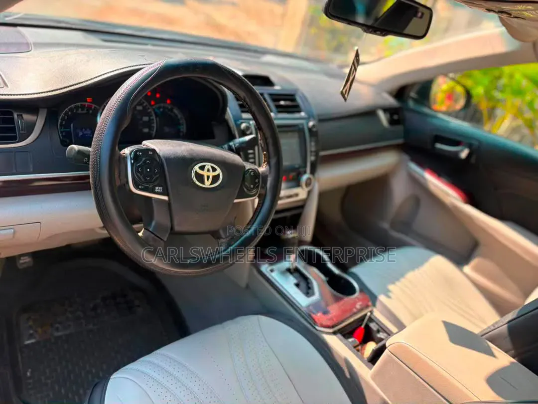 Toyota Camry XLE 4dr Sedan (2.5L 4cyl 6A) 2014 Teal