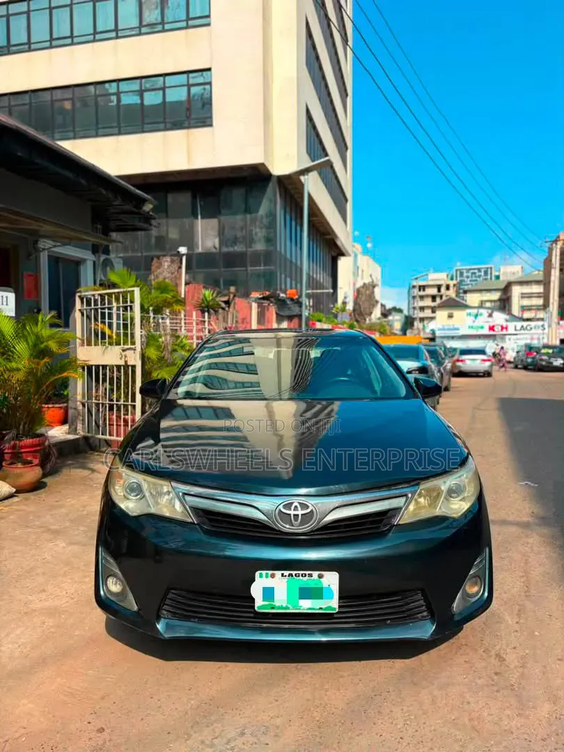 Toyota Camry XLE 4dr Sedan (2.5L 4cyl 6A) 2014 Teal