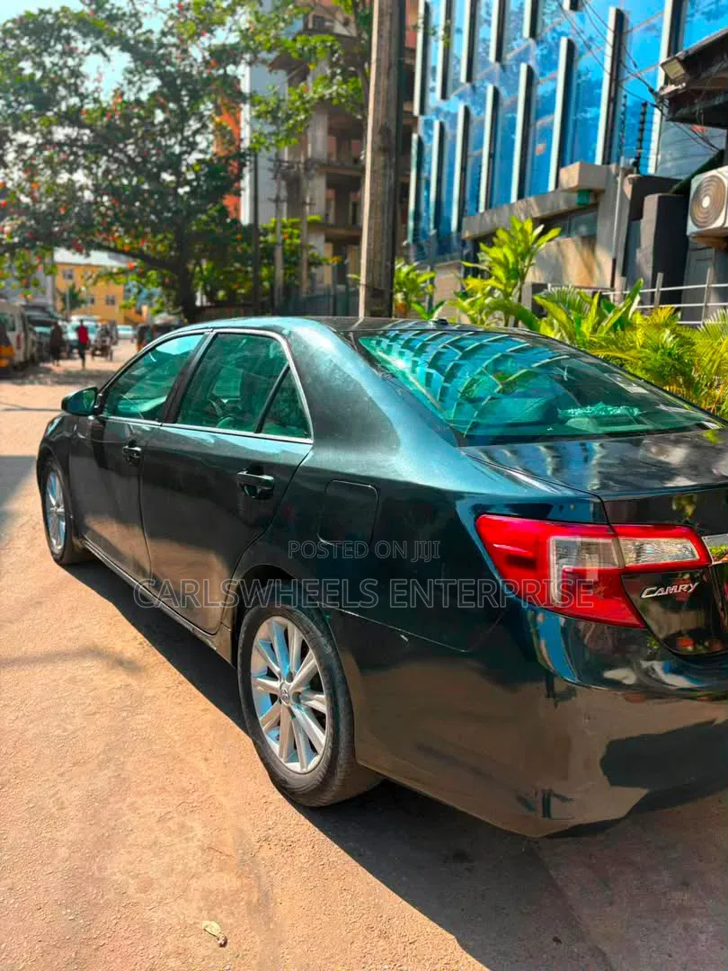 Toyota Camry XLE 4dr Sedan (2.5L 4cyl 6A) 2014 Teal