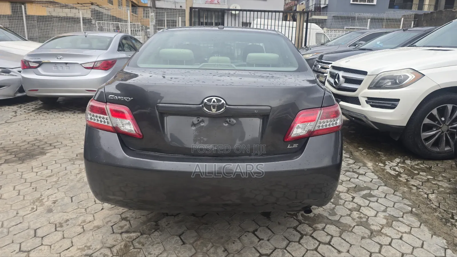 Toyota Camry LE 4dr Sedan (2.5L 4cyl 6AM) 2010 Gray