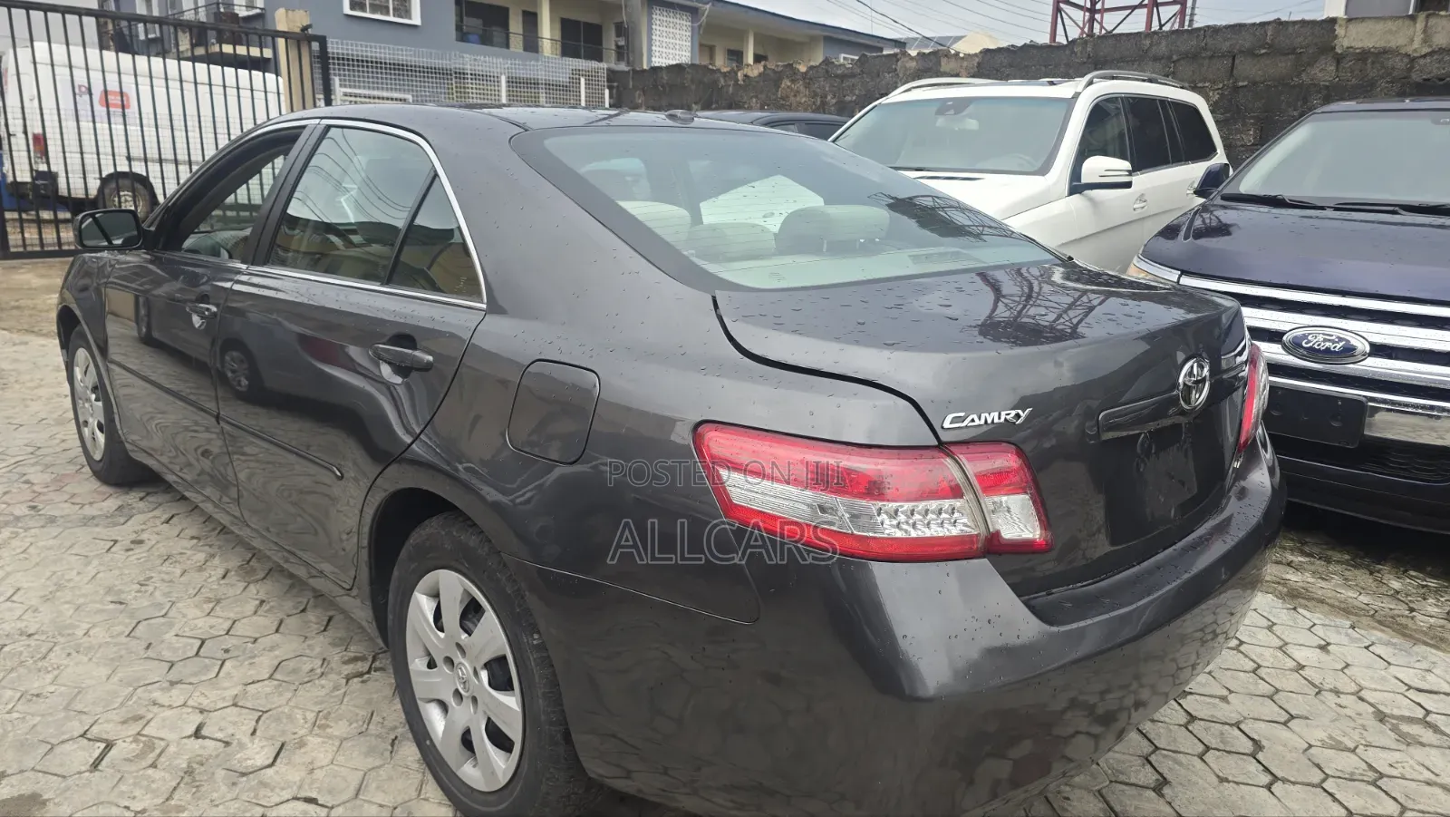 Toyota Camry LE 4dr Sedan (2.5L 4cyl 6AM) 2010 Gray