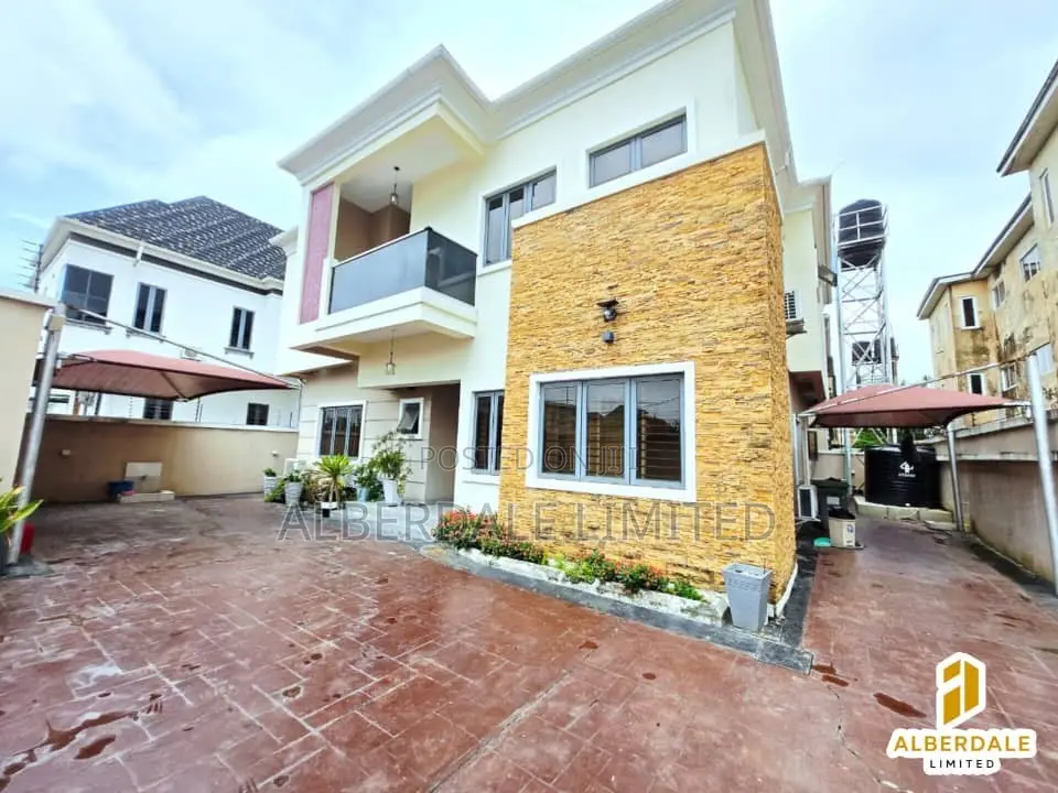 5bdrm House in Ikota for rent