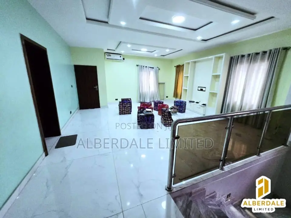 5bdrm House in Ikota for rent