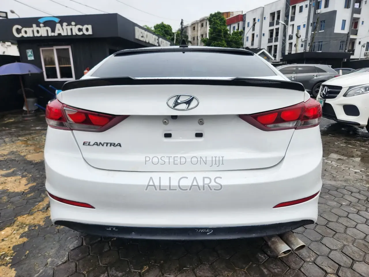 Hyundai Elantra 2018 White
