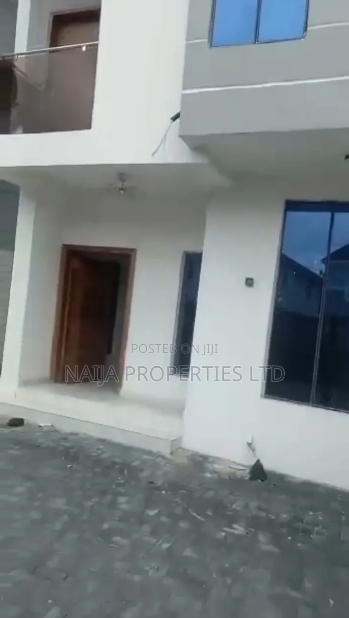 4bdrm Duplex in Sunview Estate, Sangotedo for sale