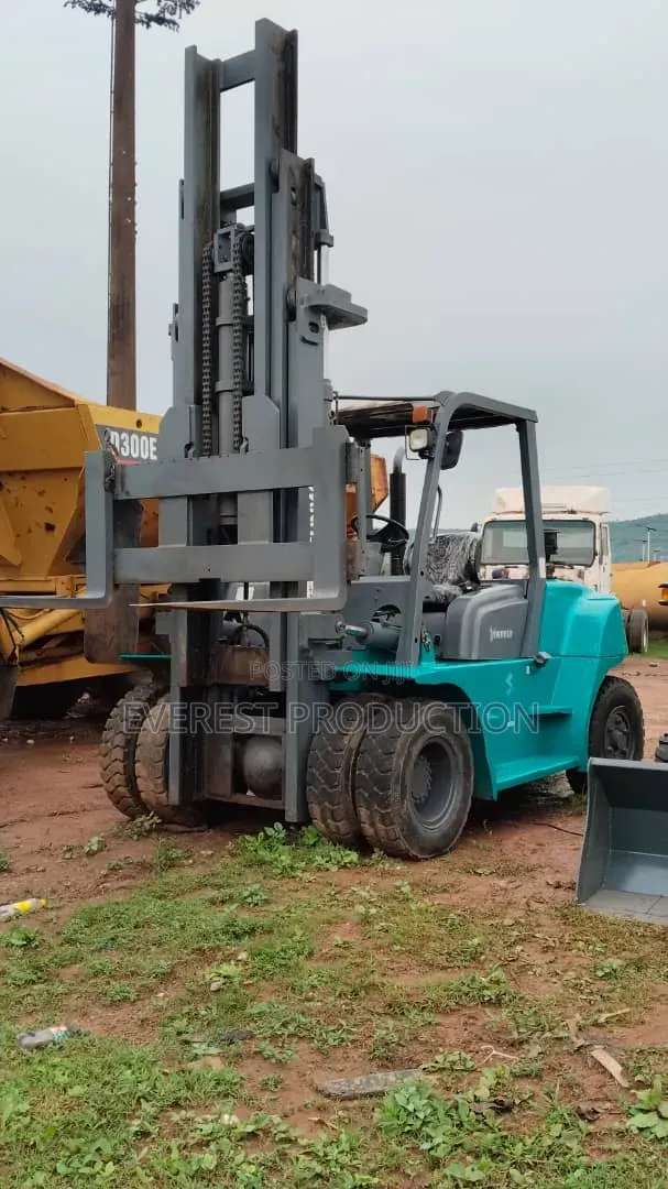 Manitowoc Forklift