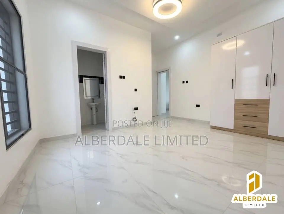 5bdrm House in Ikeja GRA for sale