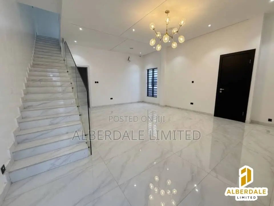 5bdrm House in Ikeja GRA for sale