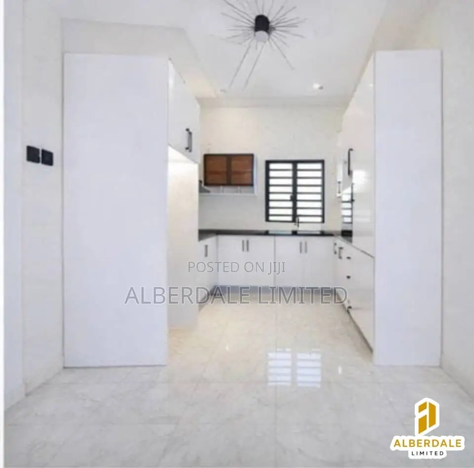 5bdrm House in Ikeja GRA for sale