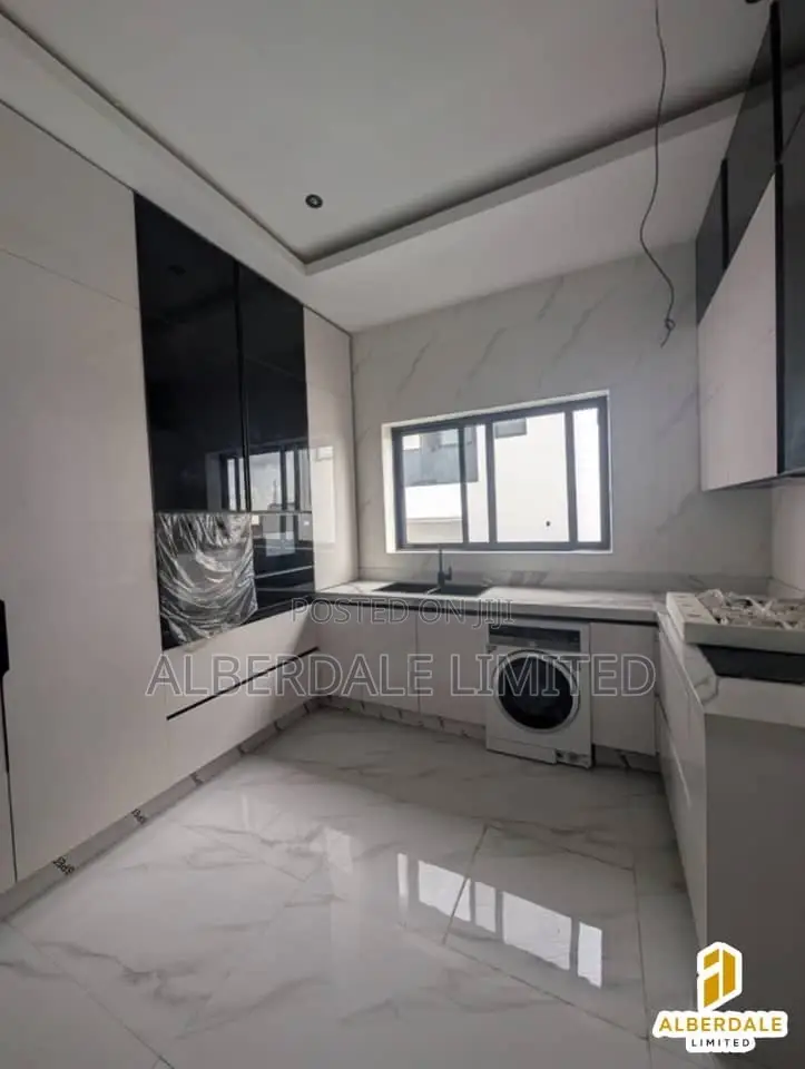 5bdrm House in Ikeja GRA for sale