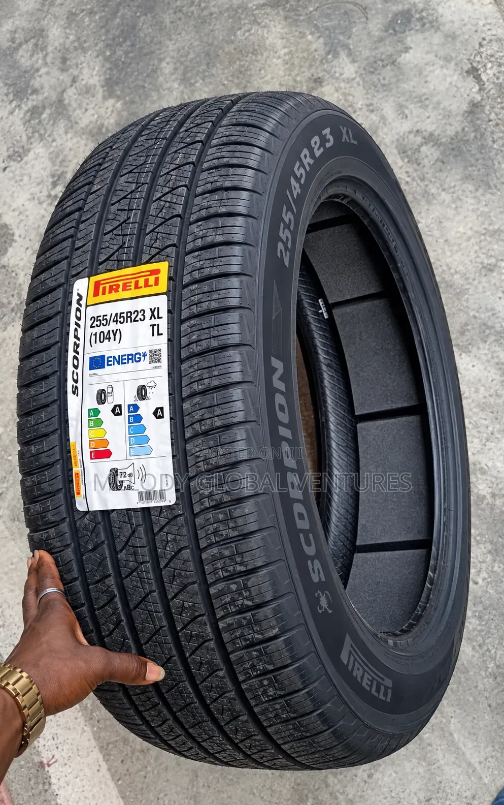 255/45r23/255/40r23 // Pirelli Tyres for Rolls-Royce