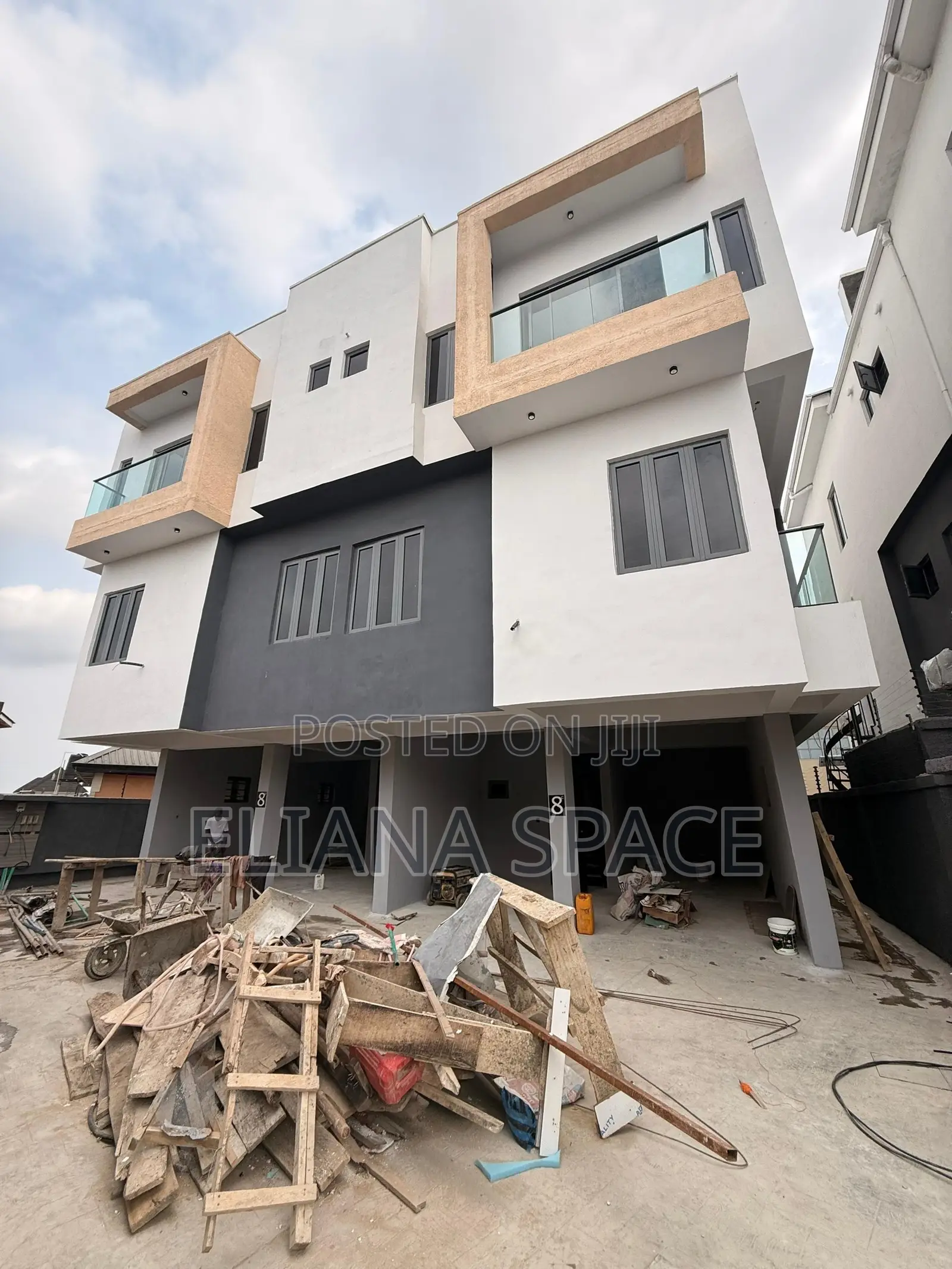 5bdrm Duplex in Kay Farm, Ogba for sale