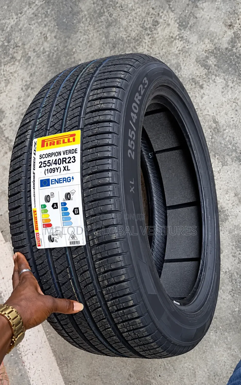 255/45r23/255/40r23 // Pirelli Tyres for Rolls-Royce