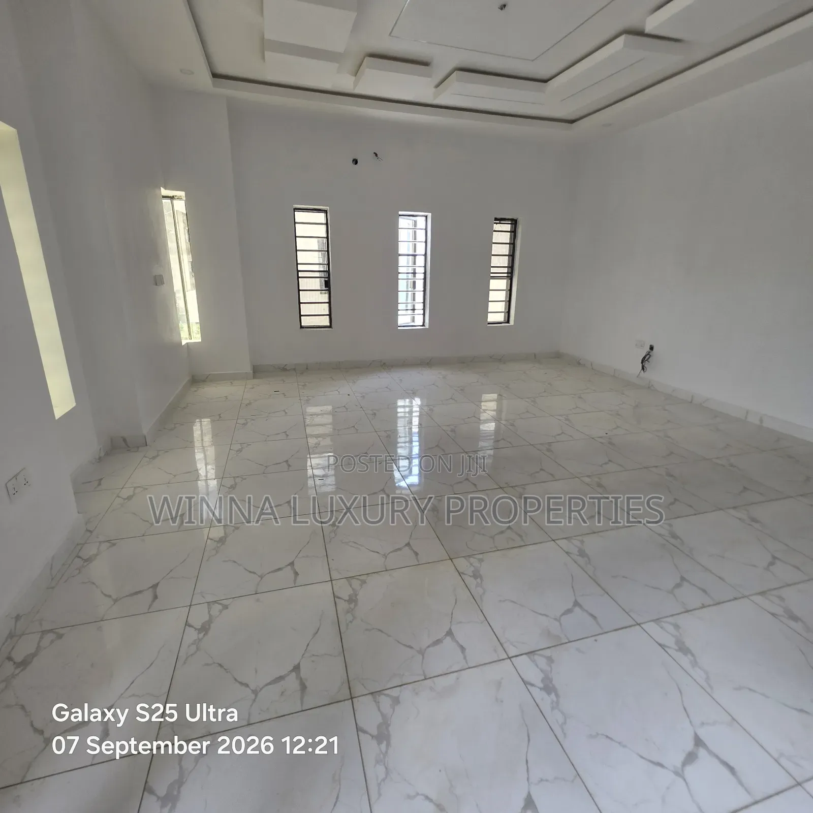 5bdrm Duplex in Around Jedo Axis, Lugbe District for sale