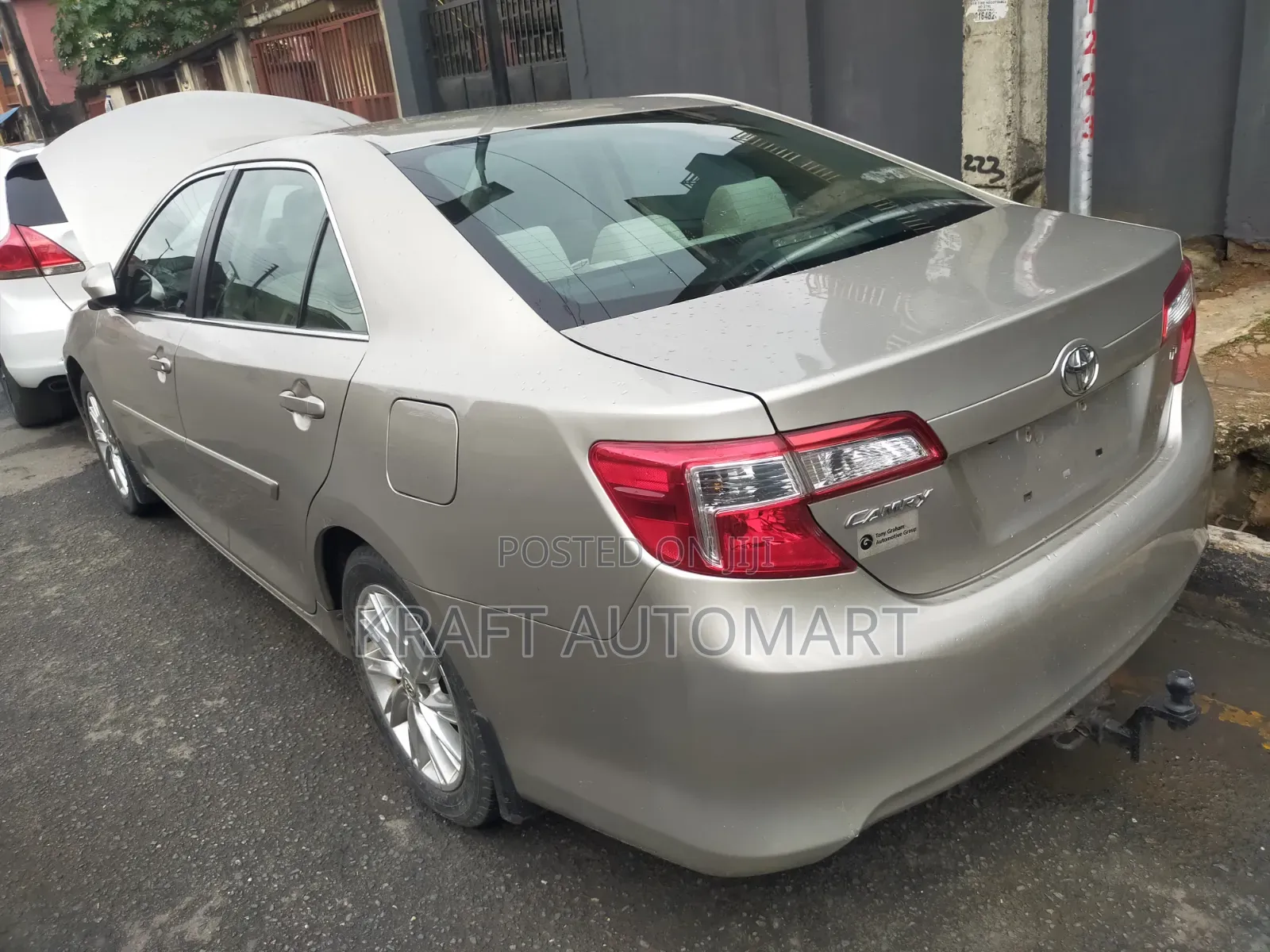 Toyota Camry 2014 Gold