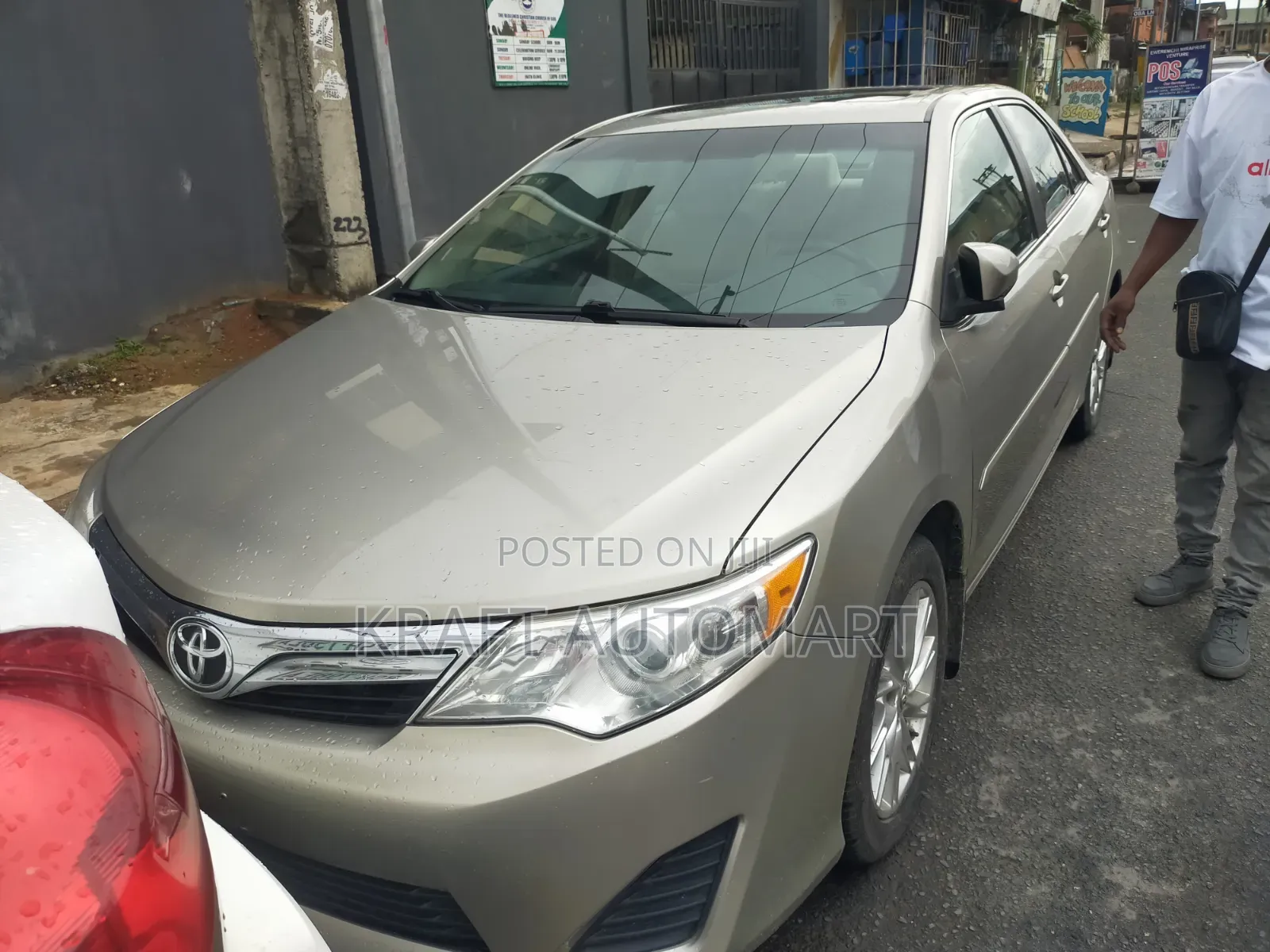 Toyota Camry 2014 Gold