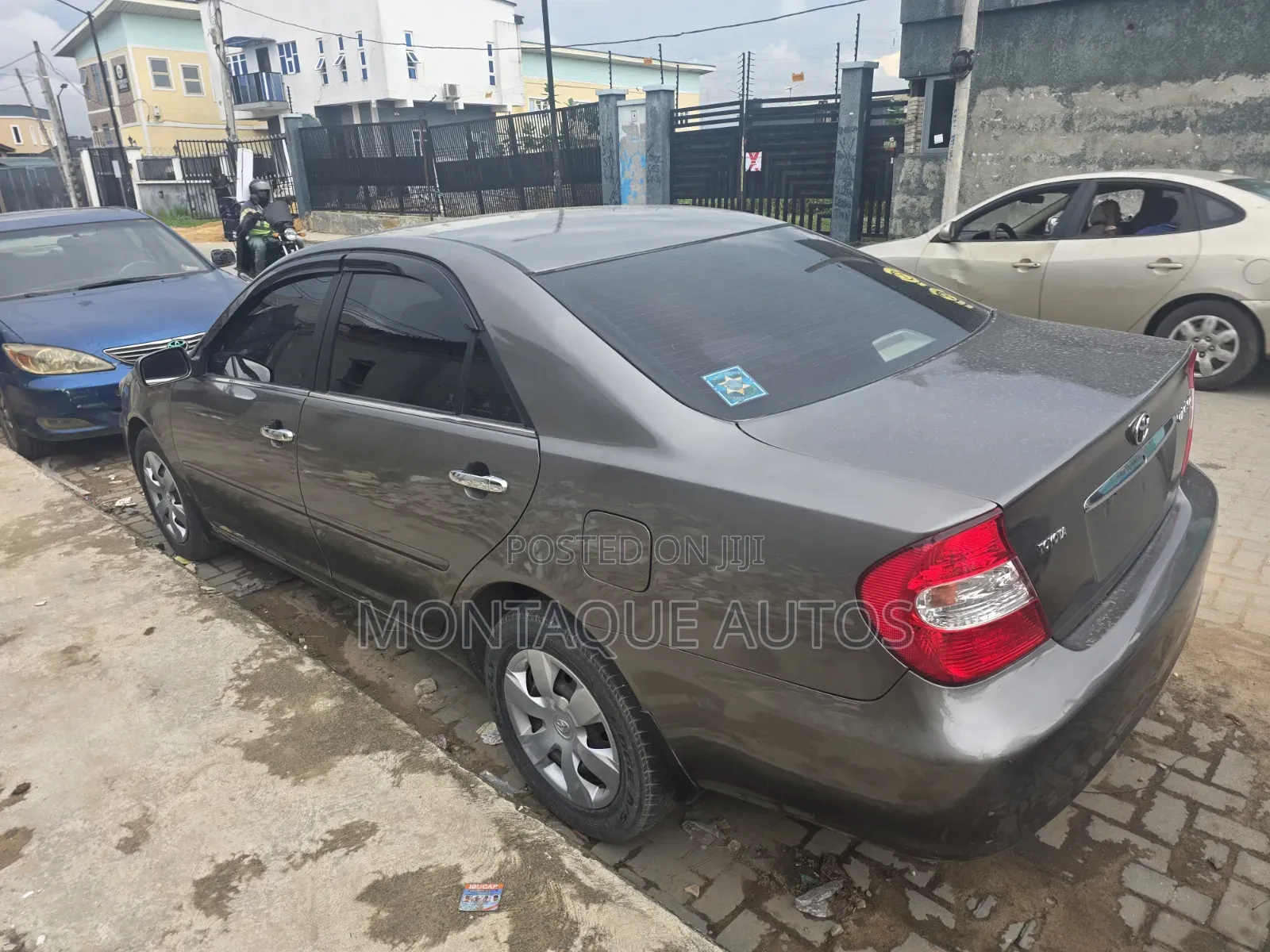 Toyota Camry LE 4dr Sedan (2.4L 4cyl 4A) 2004 Gray