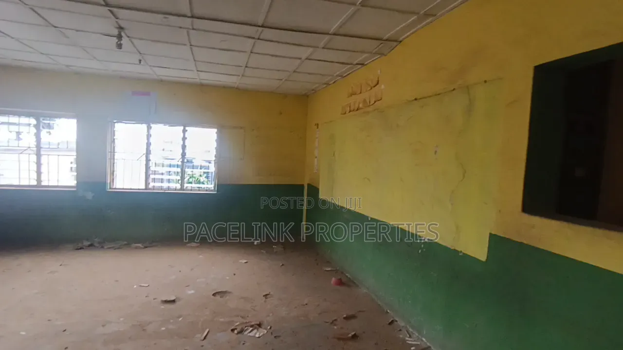 3bdrm Block of Flats in Ayobo for sale