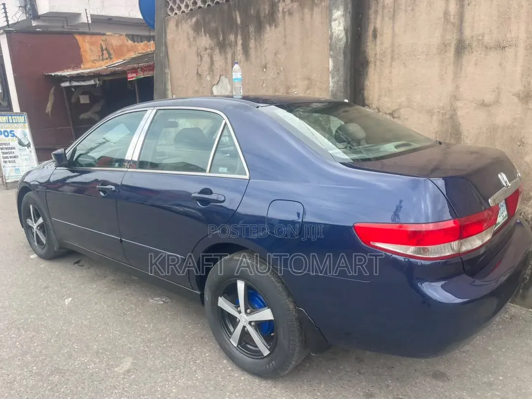 Honda Accord 2005 Blue