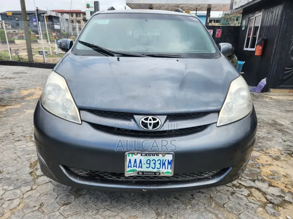 Toyota Sienna 2009 Blue