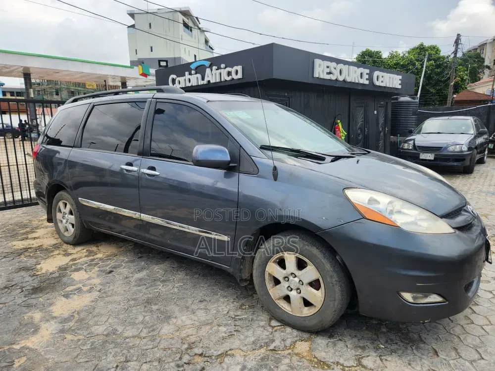 Toyota Sienna 2009 Blue