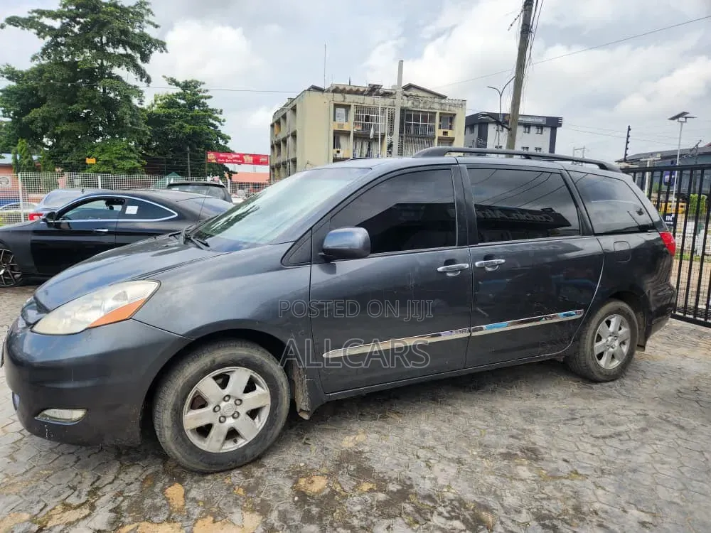 Toyota Sienna 2009 Blue
