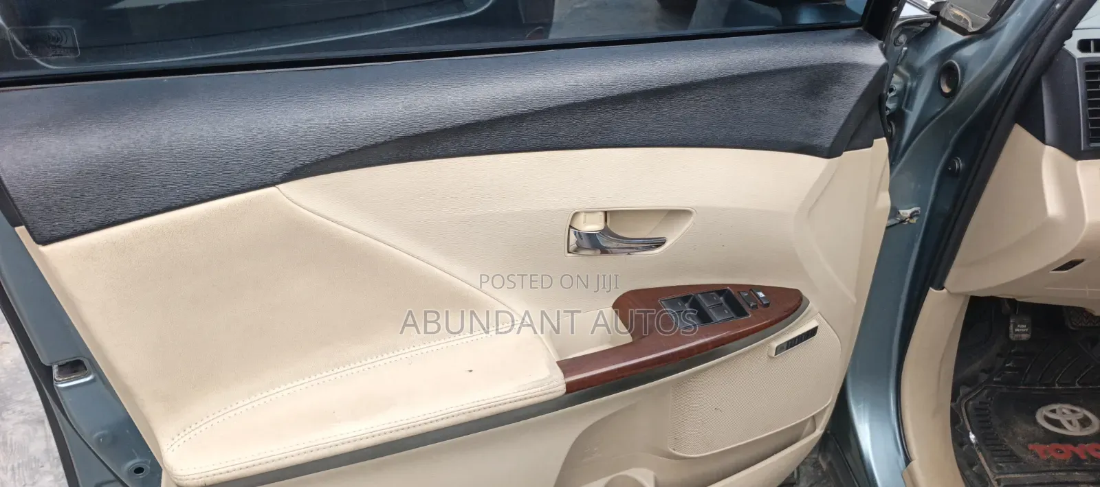 Toyota Venza XLE 2011 Green