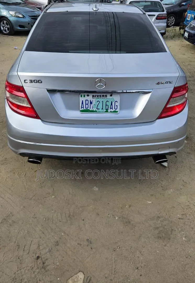 Mercedes-Benz C300 2010 Silver