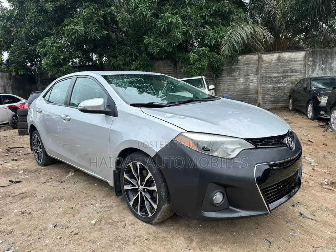 Toyota Corolla S Plus 4dr Sedan (1.8L 4cyl CVT) 2015 Silver