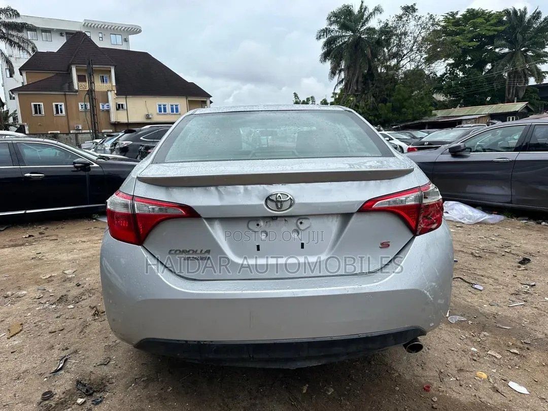 Toyota Corolla S Plus 4dr Sedan (1.8L 4cyl CVT) 2015 Silver