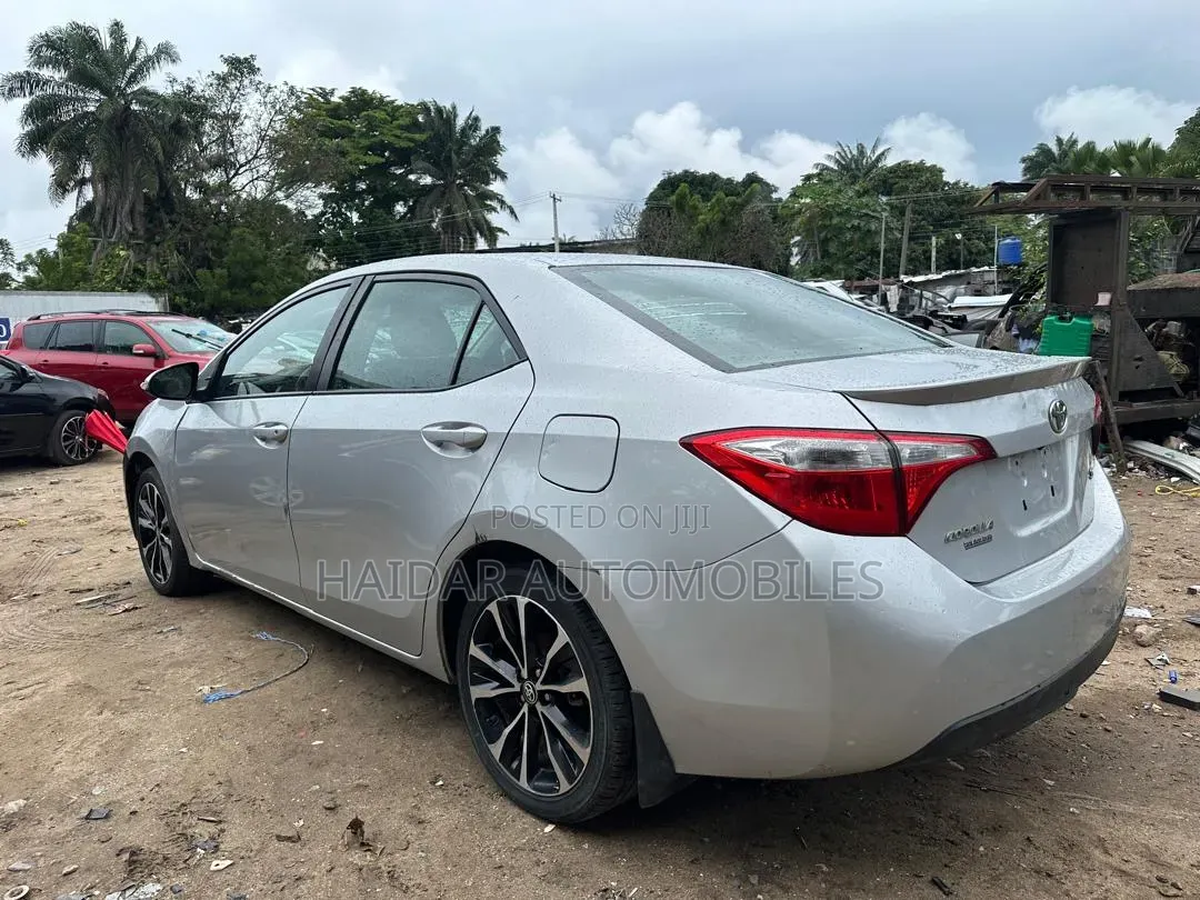 Toyota Corolla S Plus 4dr Sedan (1.8L 4cyl CVT) 2015 Silver