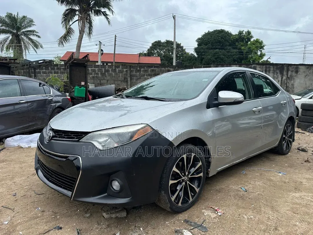 Toyota Corolla S Plus 4dr Sedan (1.8L 4cyl CVT) 2015 Silver