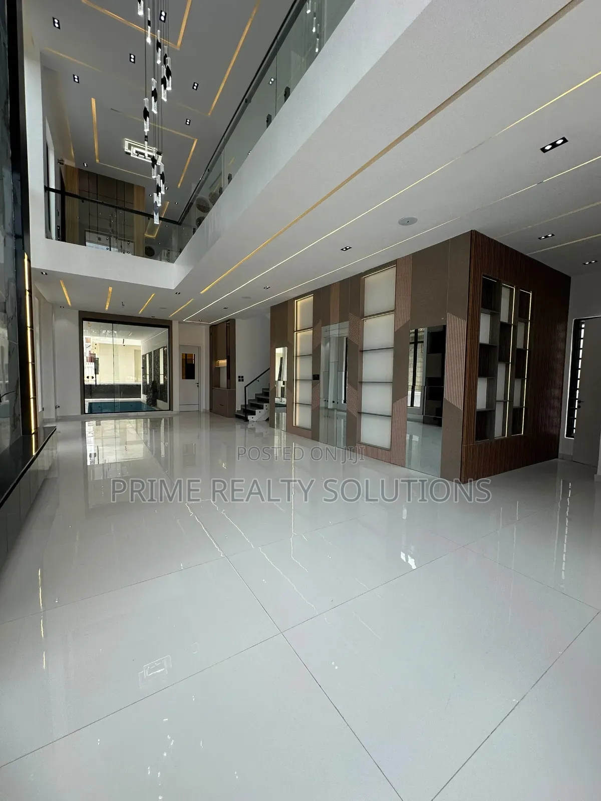 5bdrm Duplex in Ikota for sale