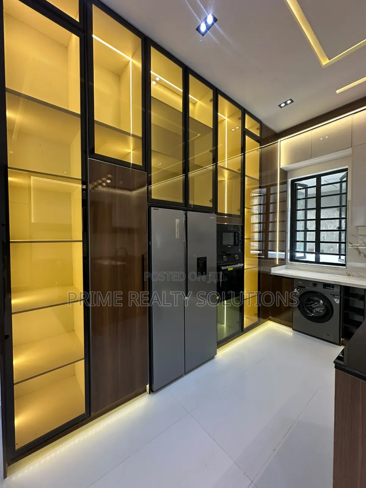 5bdrm Duplex in Ikota for sale