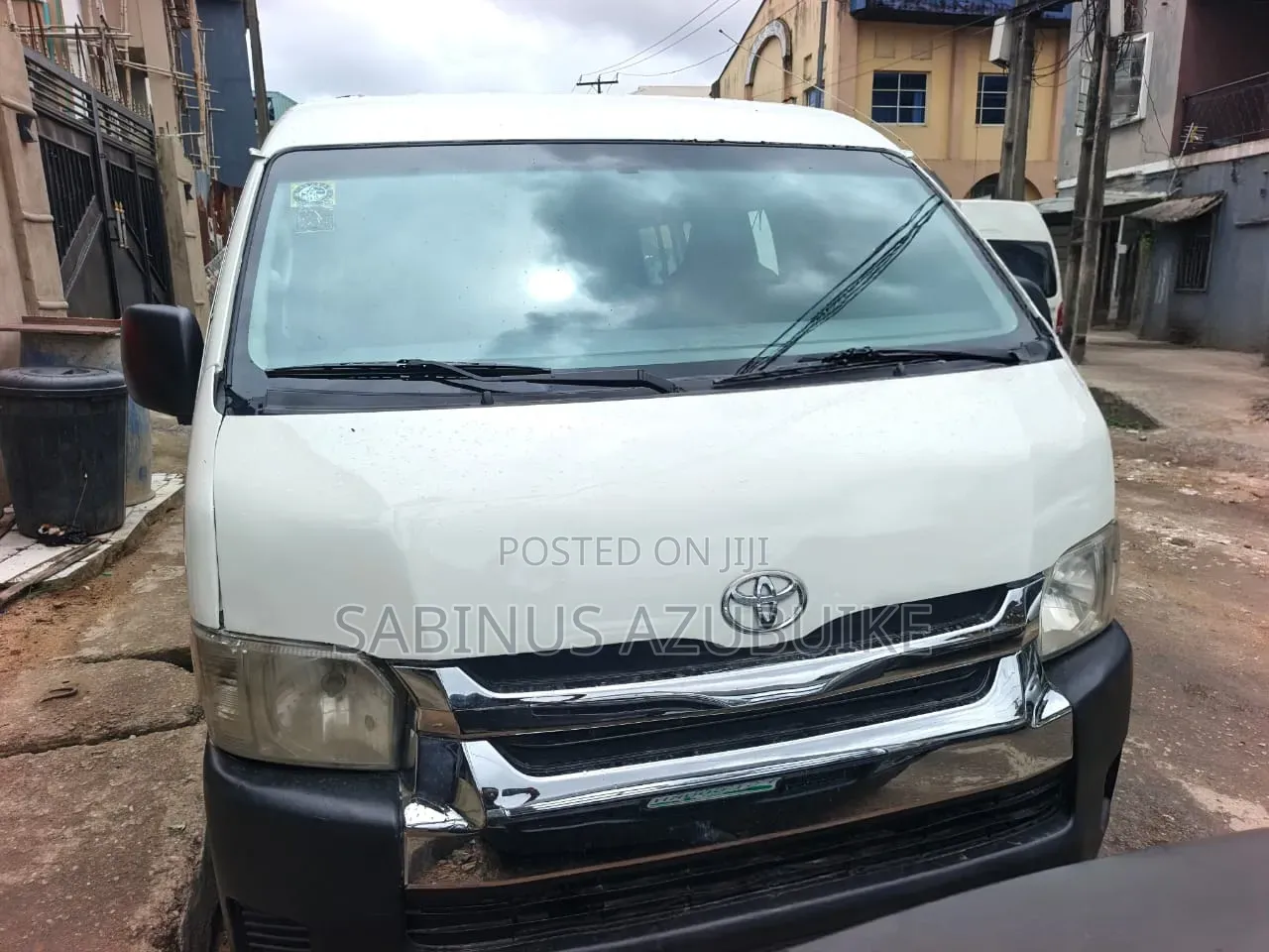 Toyota HiAce 2010 White