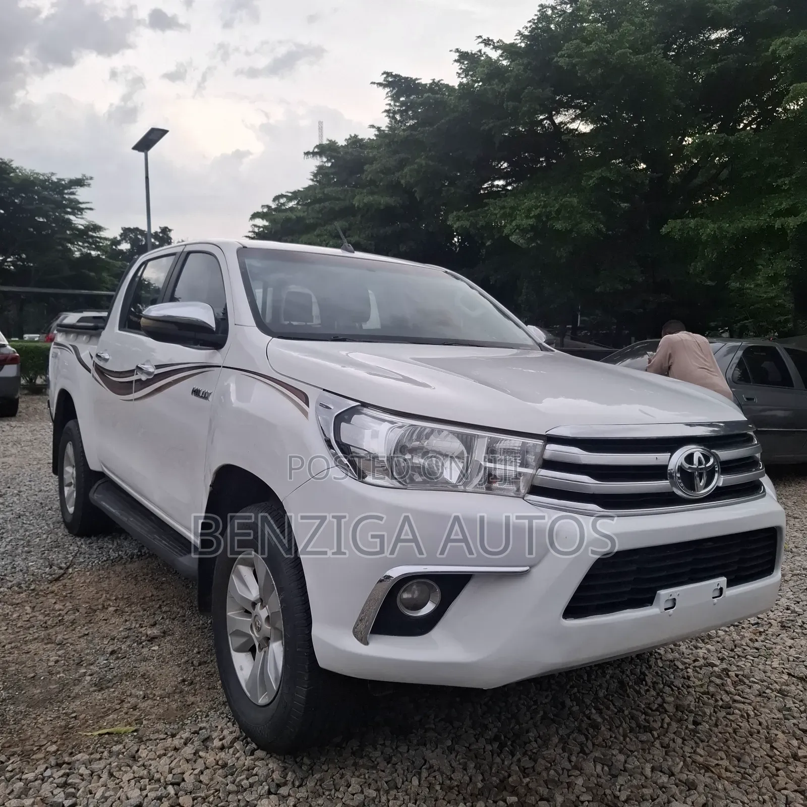 Toyota Hilux 2019 White