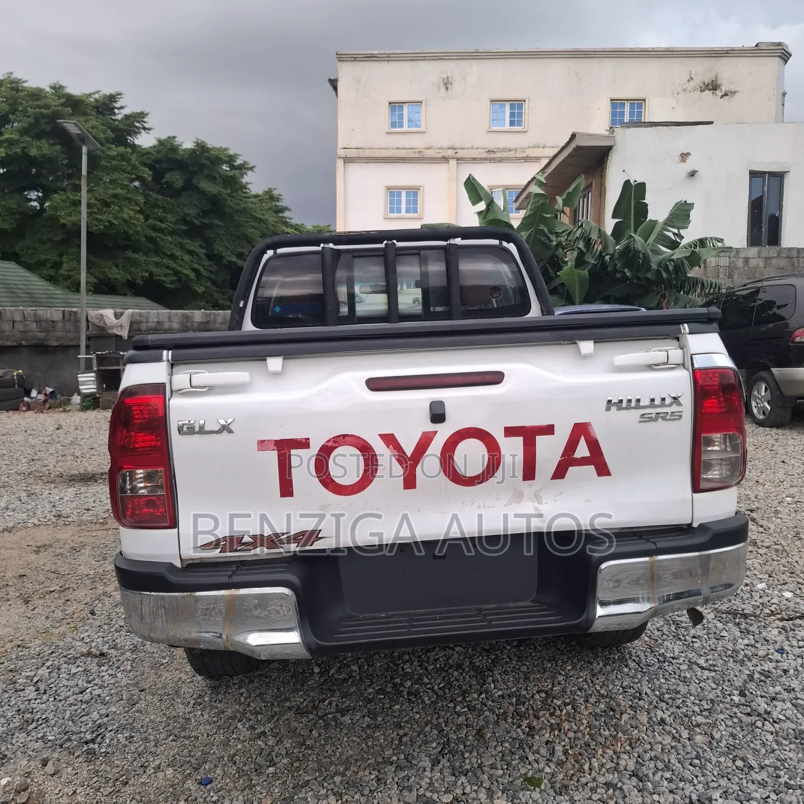 Toyota Hilux 2019 White