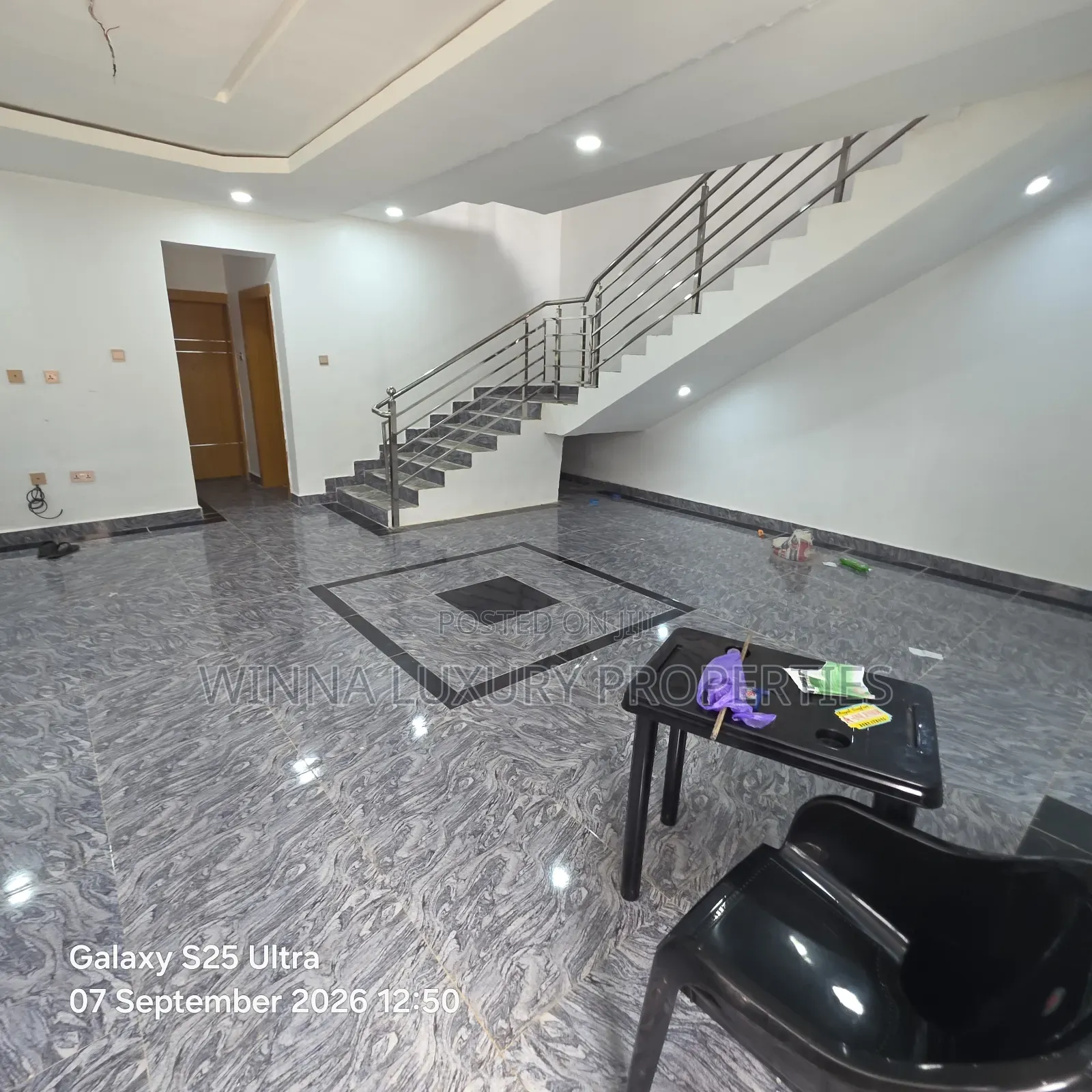 4bdrm Townhouse / Terrace in Palm Height Estate, Lugbe District