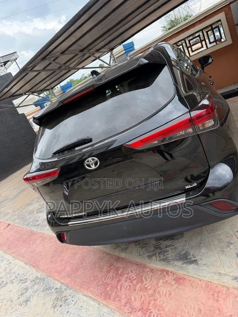 Toyota Highlander 2021 Black