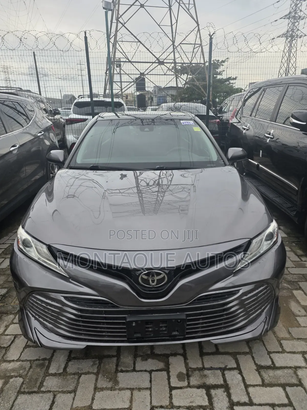 Toyota Camry XLE FWD (2.5L 4cyl 8AM) 2018 Gray