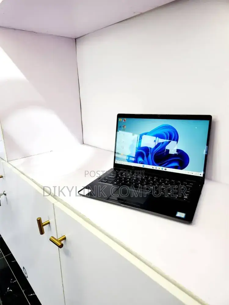 Laptop Dell Latitude 5300 8GB Intel Core i5 SSD 256GB
