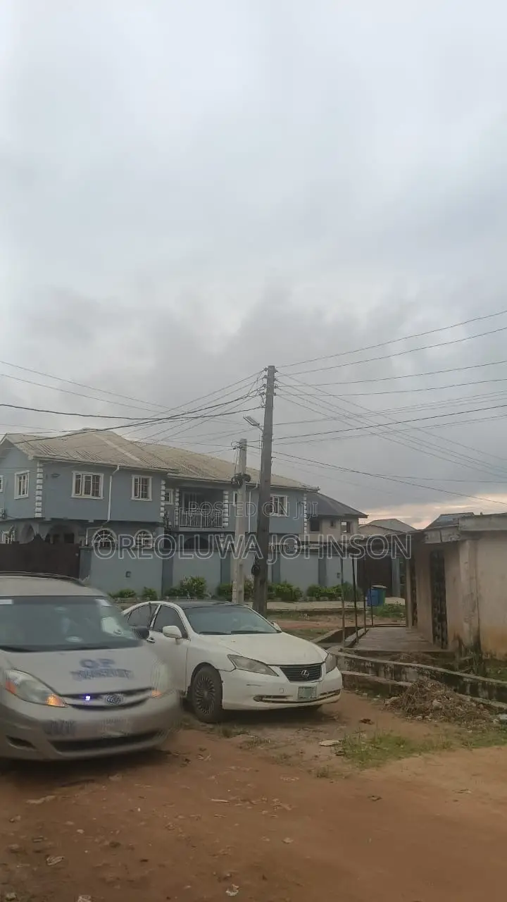 2bdrm Apartment in Gloryland Estate, Iseri Olofin for sale