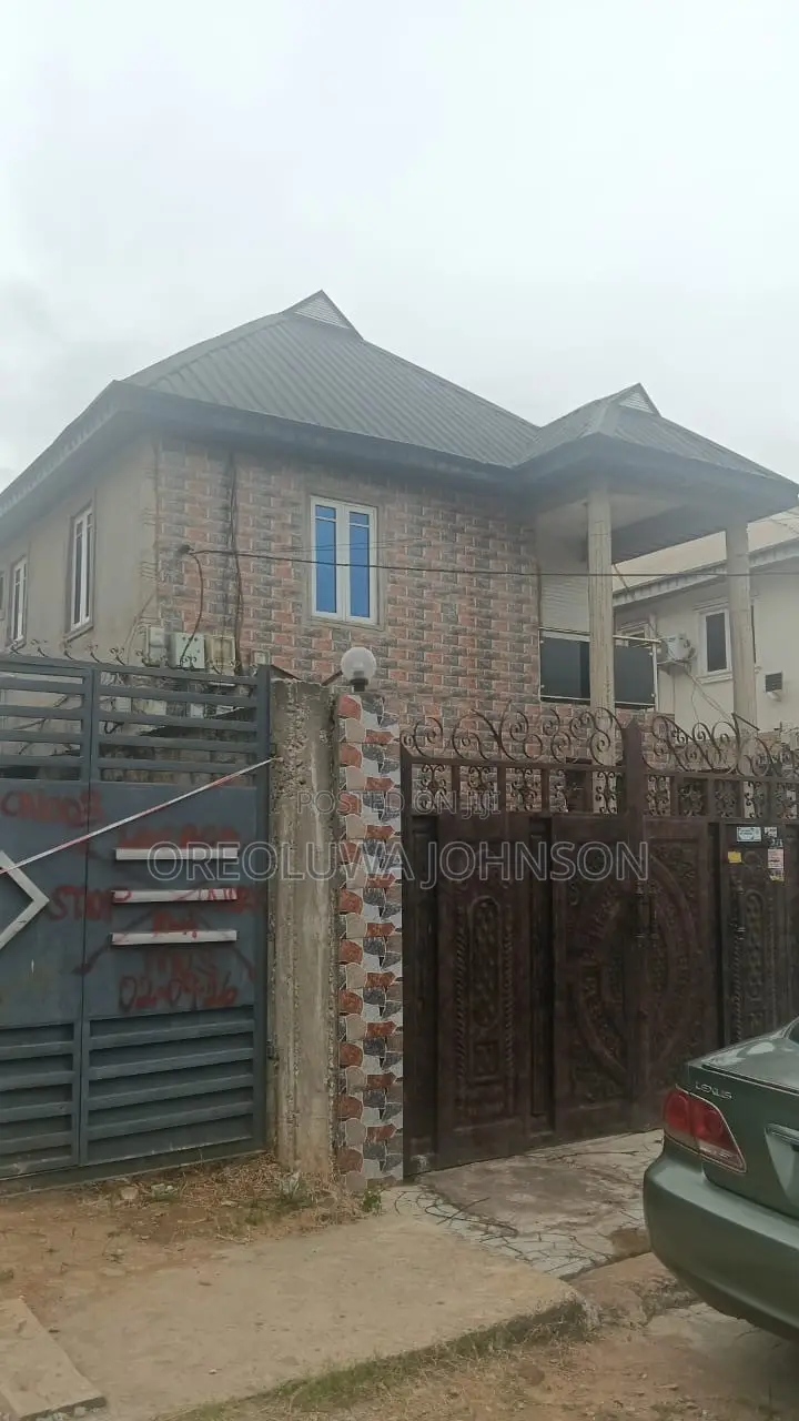 2bdrm Apartment in Gloryland Estate, Iseri Olofin for sale